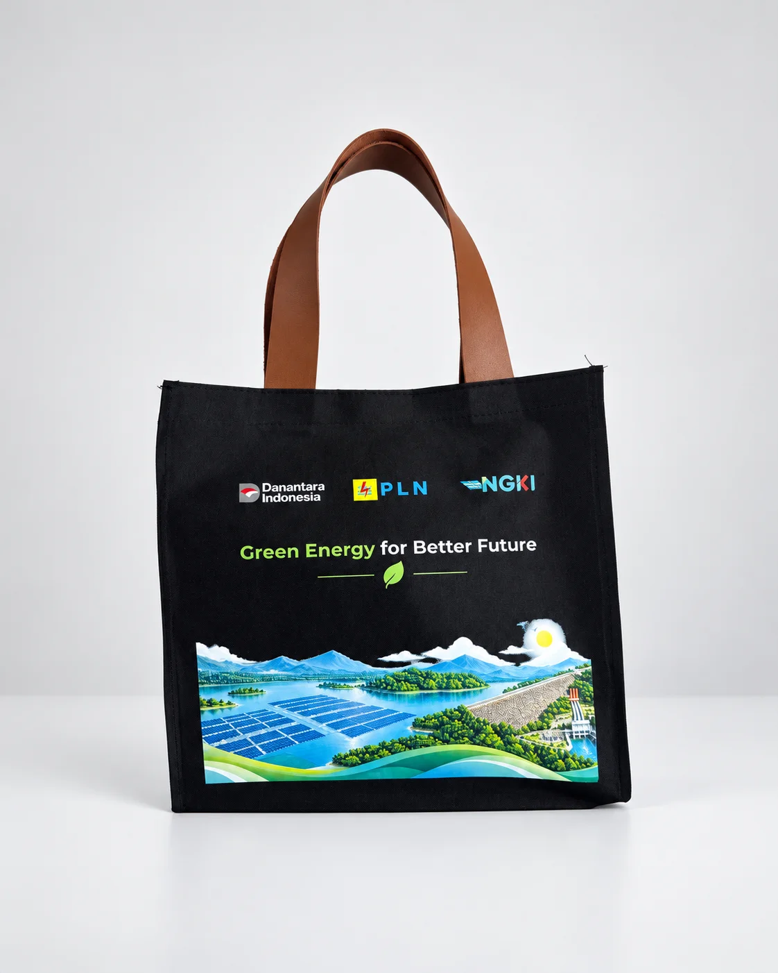 Studio foto tote bag hitam Danantara Indonesia PLN Green Energy for Better Future